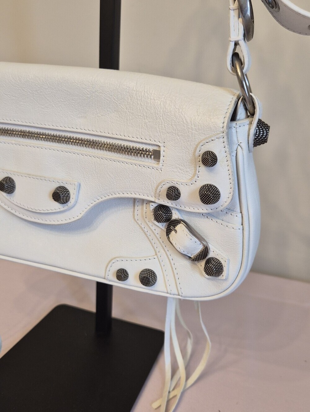 Balenciaga Le Cagole Shoulder Bag – Optic White - Picture 3 of 13
